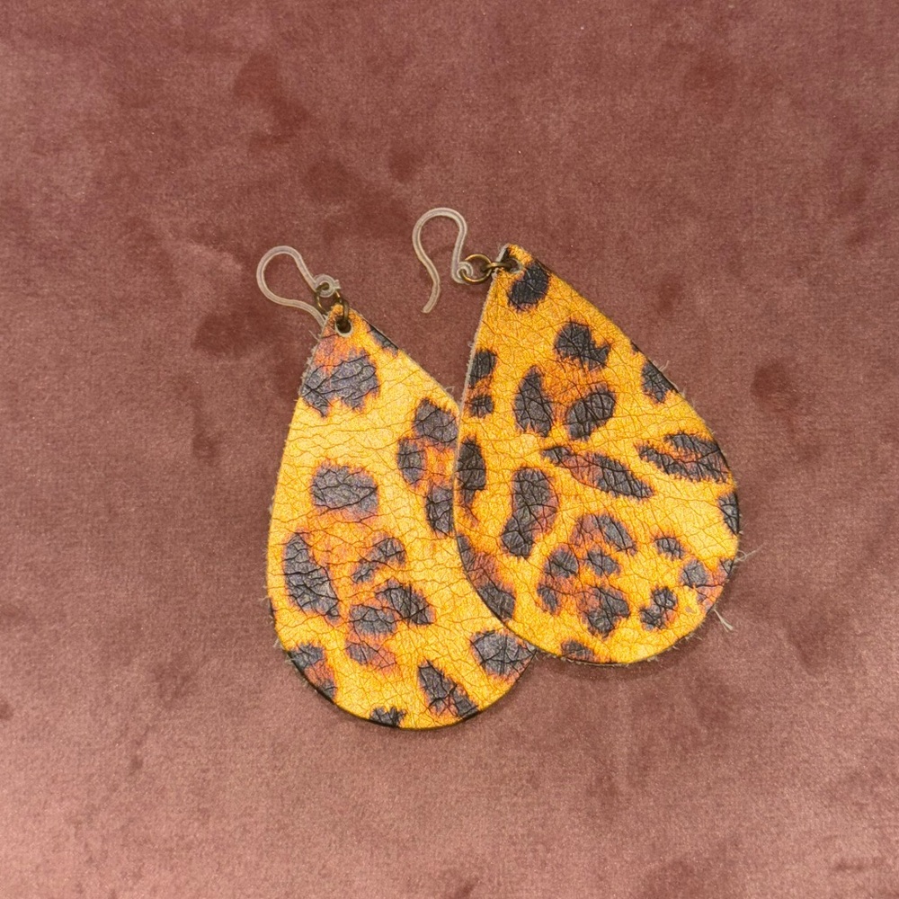 Leopard Earrings - Picture 3 of 3